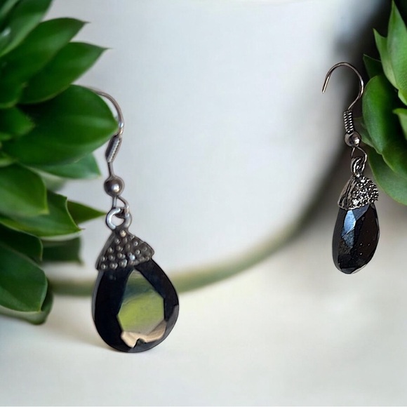 ✨ Esmor 4-Strand Necklace & Earrings Set – Vintage Demi Parure ✨ - Picture 11 of 16